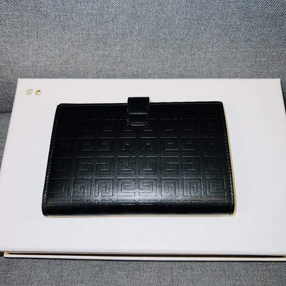 Sold-Givenchy G cut Medium Bifold wallet - Picture 2 of 4
